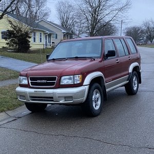 1999 Trooper, red